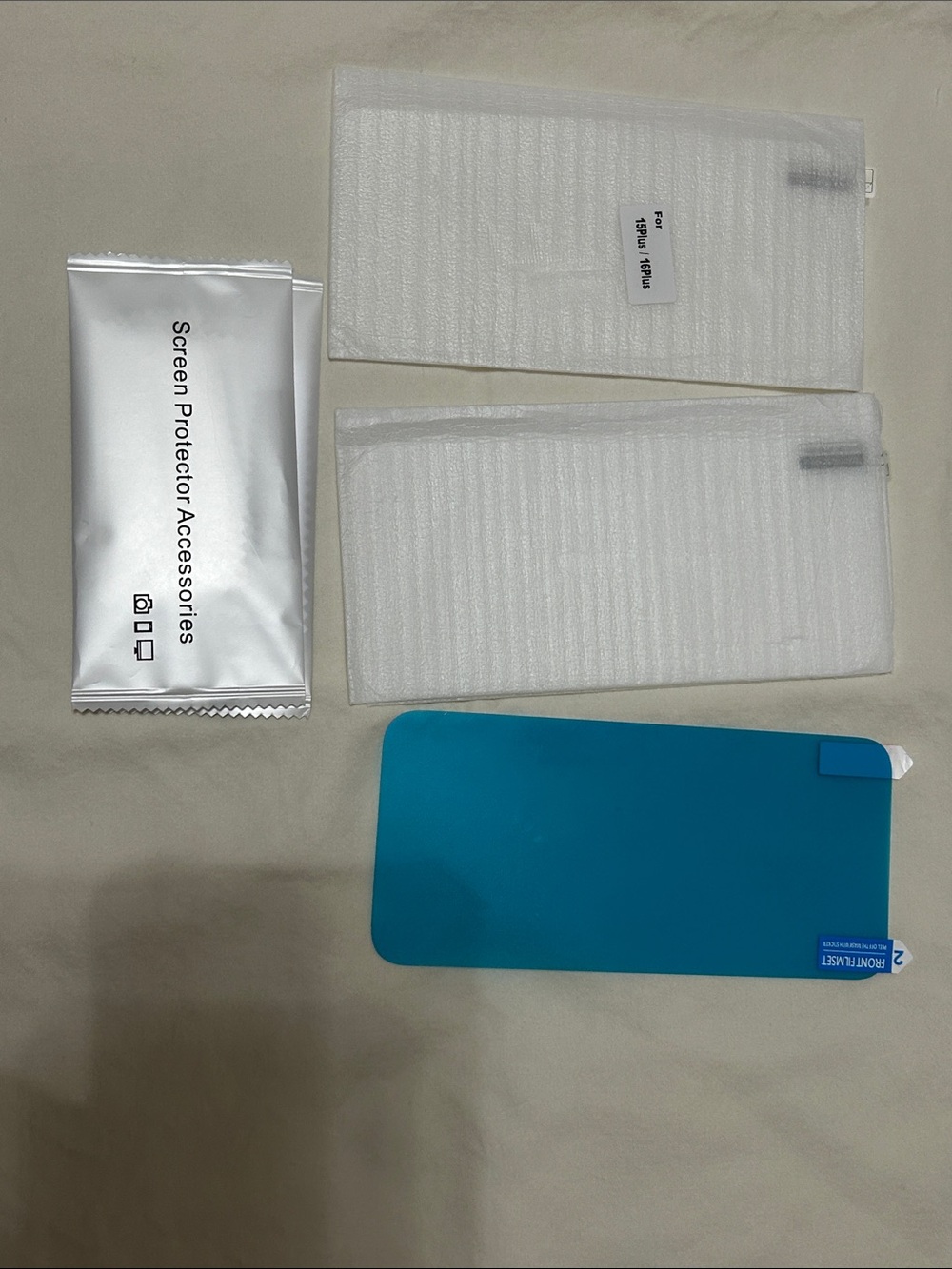 iPhone 15/16 Screen Protector with Accessories
